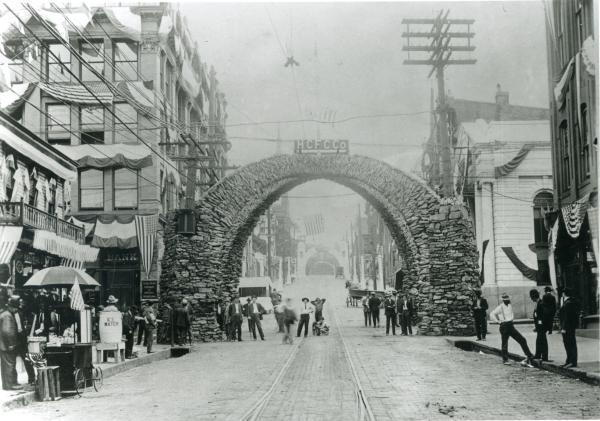 Caol arch in Connellsville in 1906